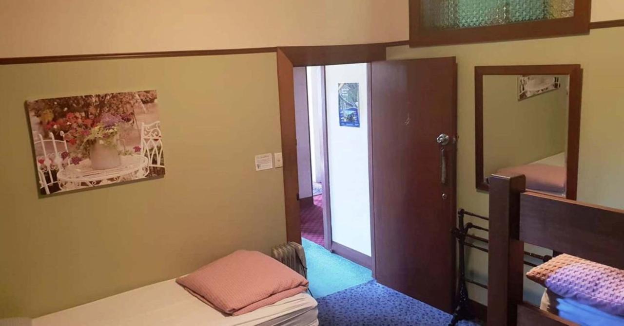 Manor House Backpackers Hostel Dunedin Exterior foto