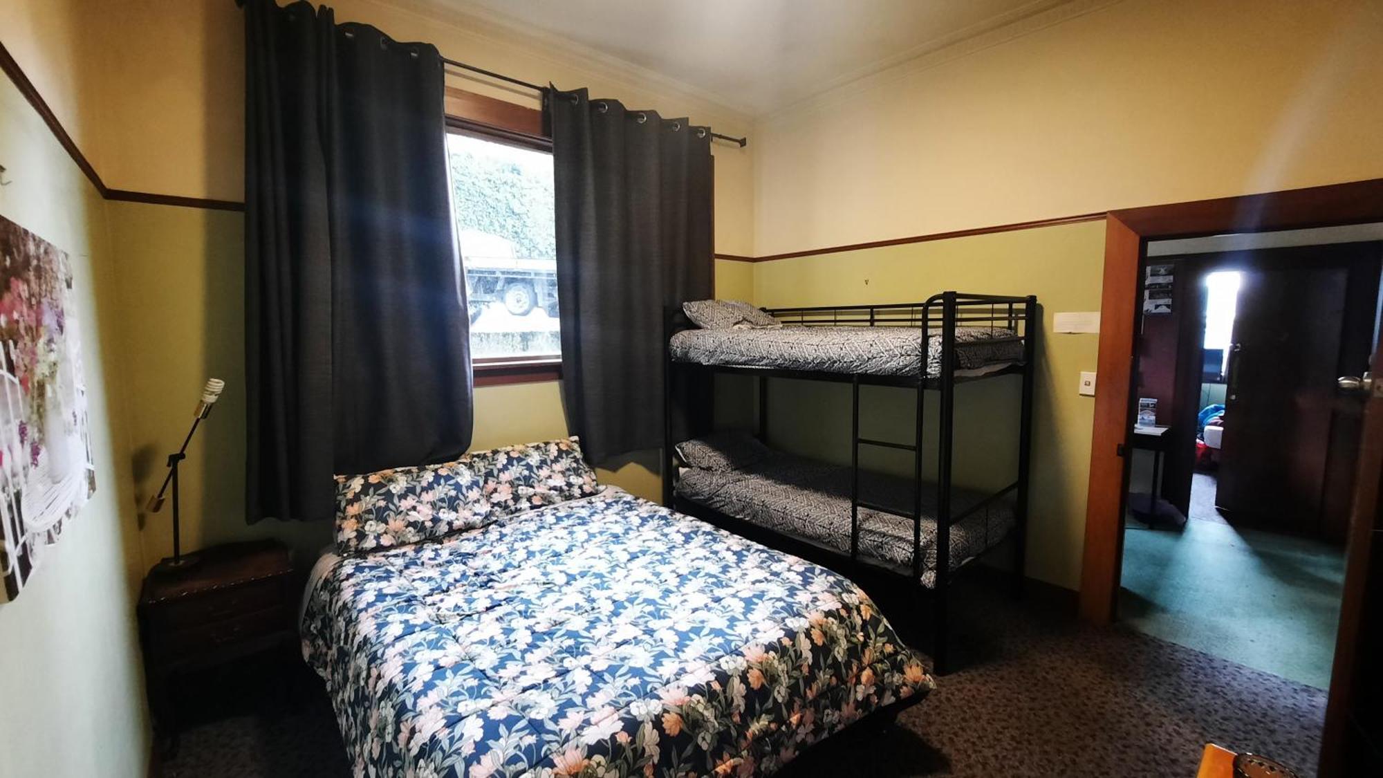 Manor House Backpackers Hostel Dunedin Exterior foto